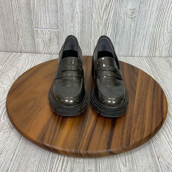 Crown Vintage Women's Size 8.5M Embossed Faux Leather Platform Loafers Green - Picture 2 of 10